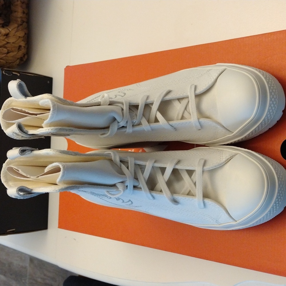 Converse Women's Chuck 70 De Luxe Heel Western Embroidered. 7.5 - Picture 12 of 15